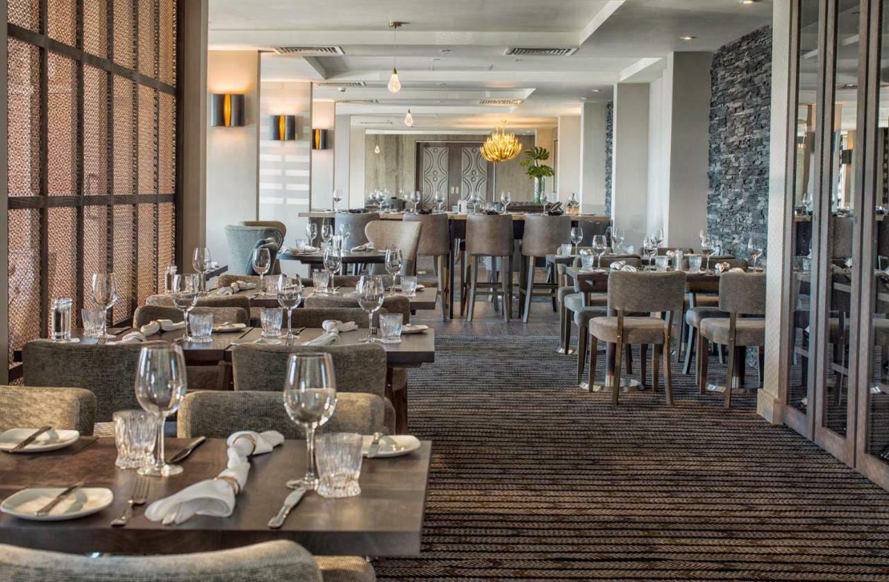 Boulevard Hotel Blackpool Zewnętrze zdjęcie The restaurant at the 2018 London Marathon